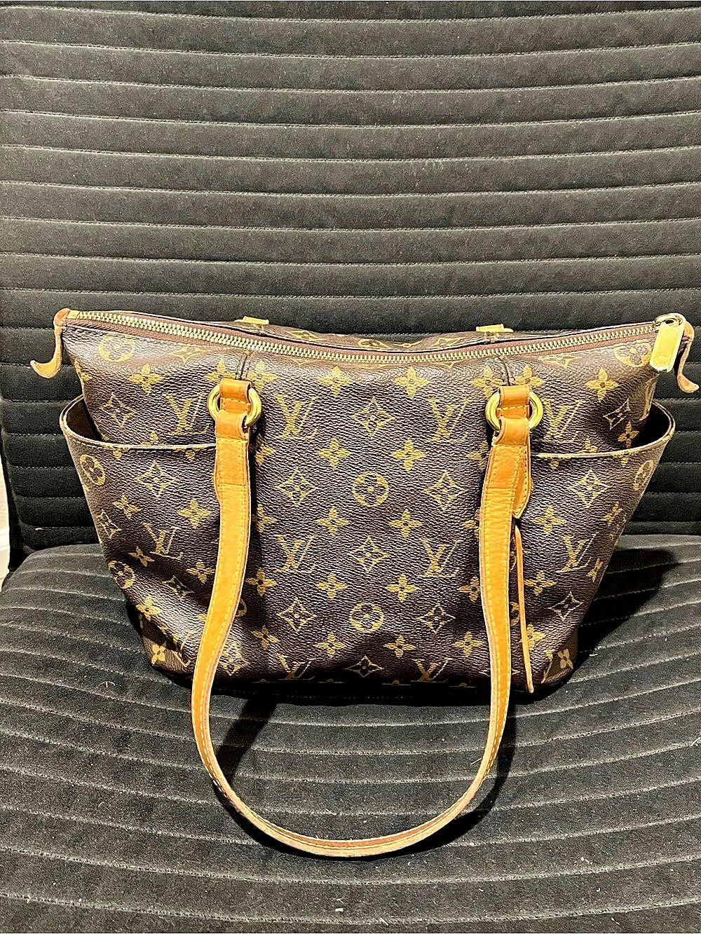 Louis Vuitton MM Monogram Tote in Brown & Gold
